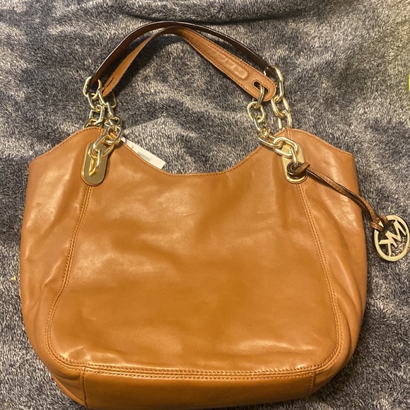 Super soft leather Michael kors bag - Picture 2 of 11